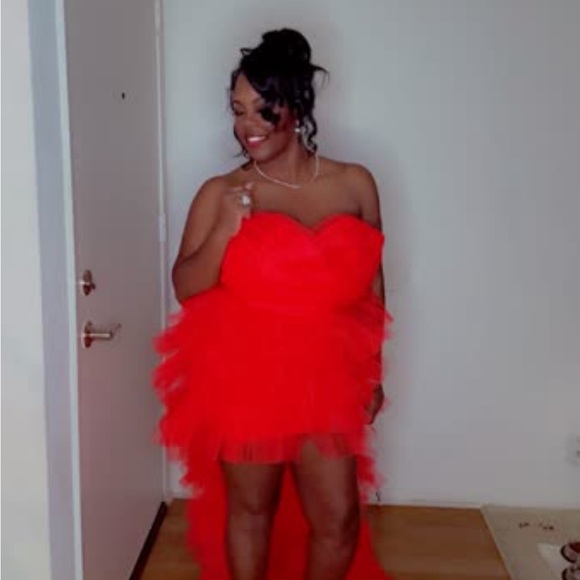 Dresses & Skirts - Red dress